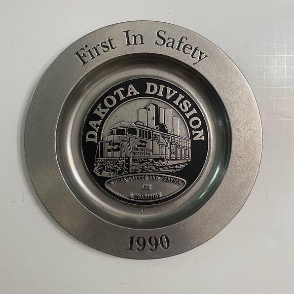 1990 Burlington Northern RailRoad First in Safety Award Metal Plate - Picture 1 of 4